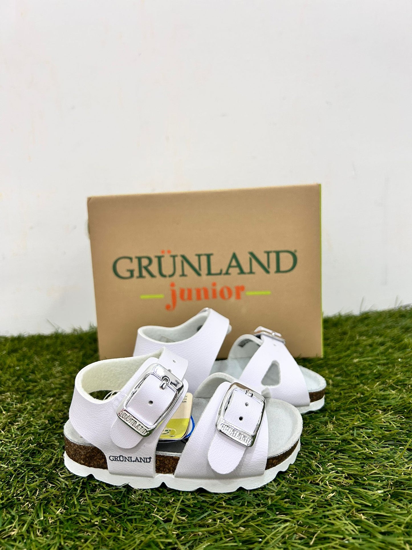 SB0027/ SB1569 GRUNLAND sandalo bianco