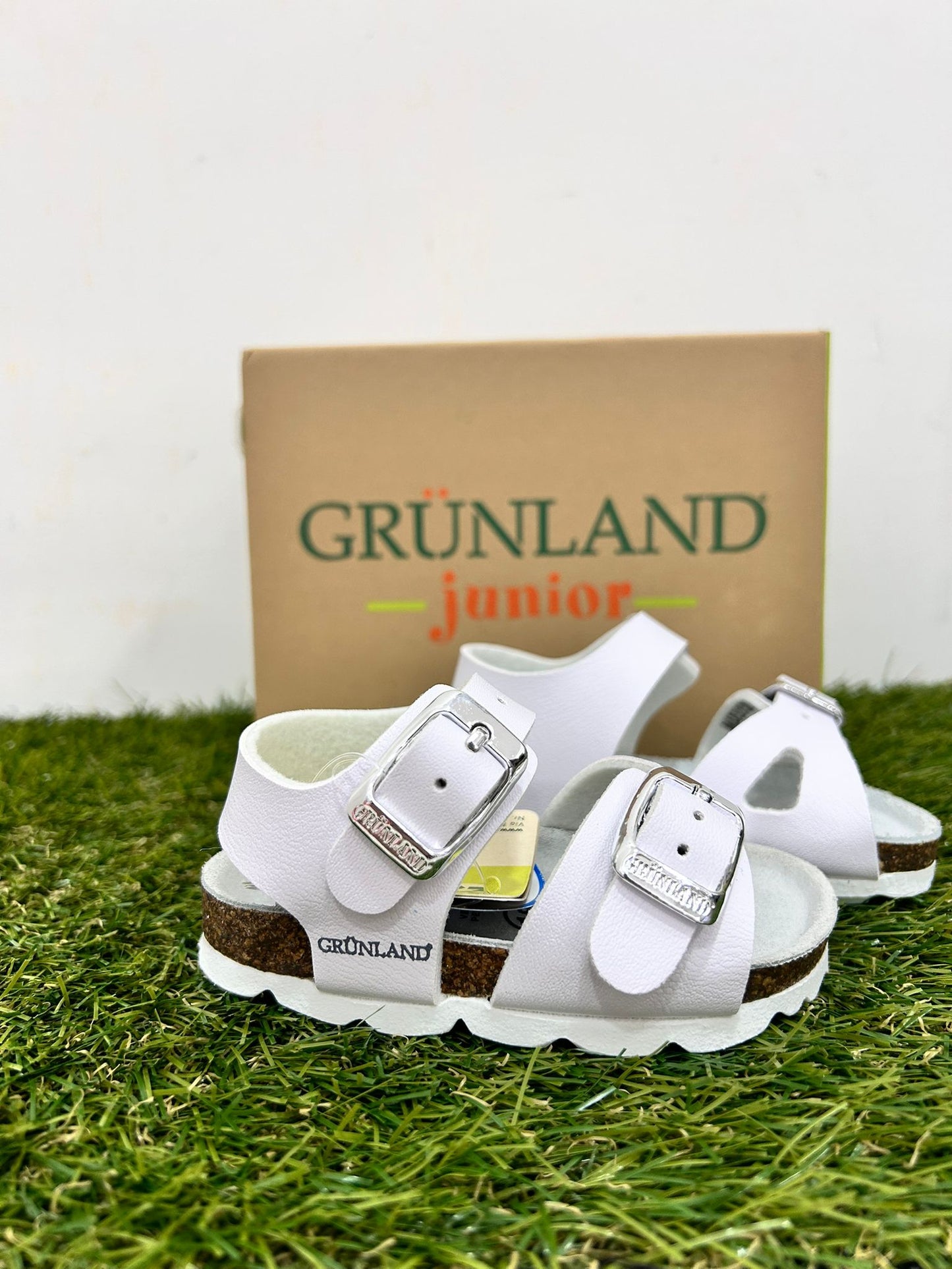 SB0027/ SB1569 GRUNLAND sandalo bianco