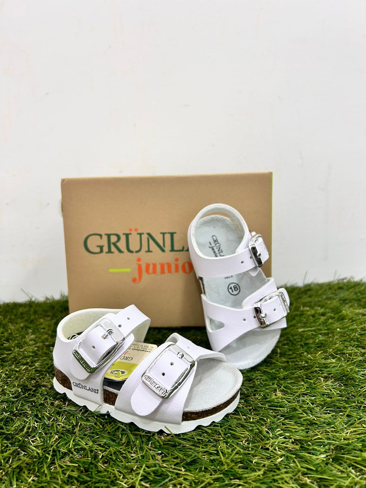 SB0027/ SB1569 GRUNLAND sandalo bianco